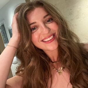 Meet your Posher, Caleigh